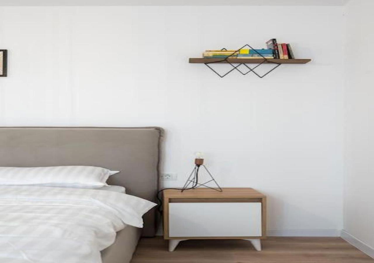 Flight One - Modern Studio Near Therme & Airport Otopeni Exterior foto