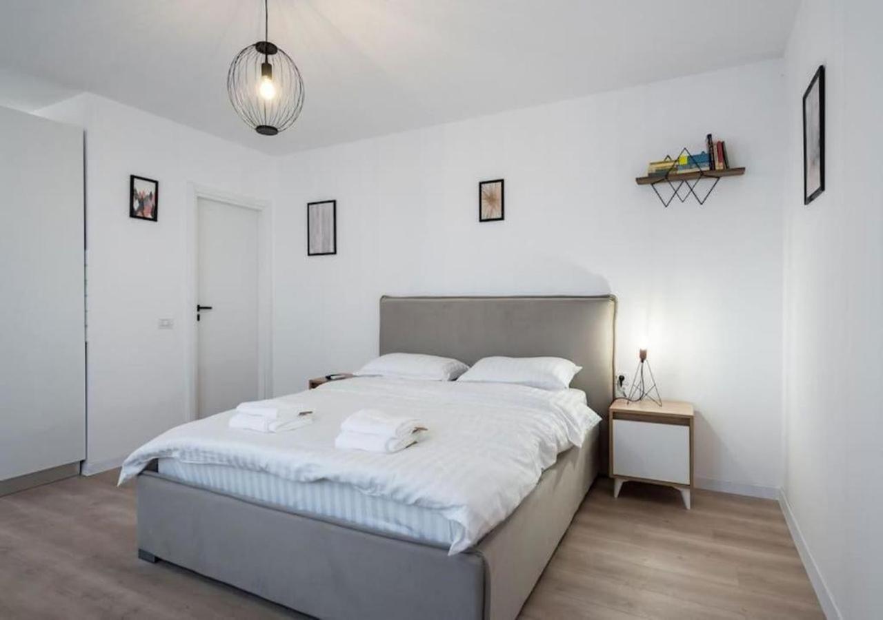 Flight One - Modern Studio Near Therme & Airport Otopeni Exterior foto